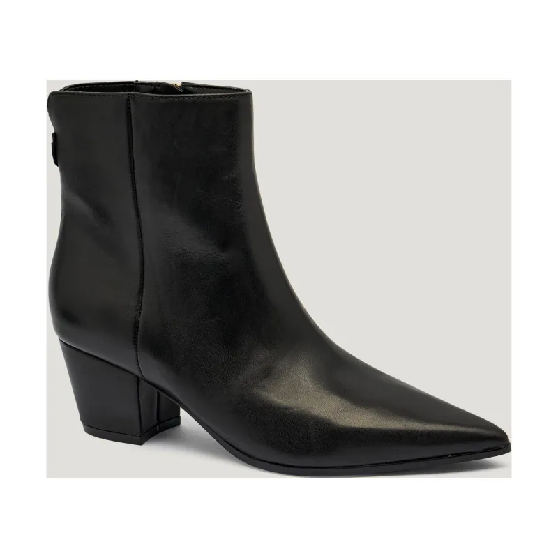 Guess Skórzane botki na słupku HALISA