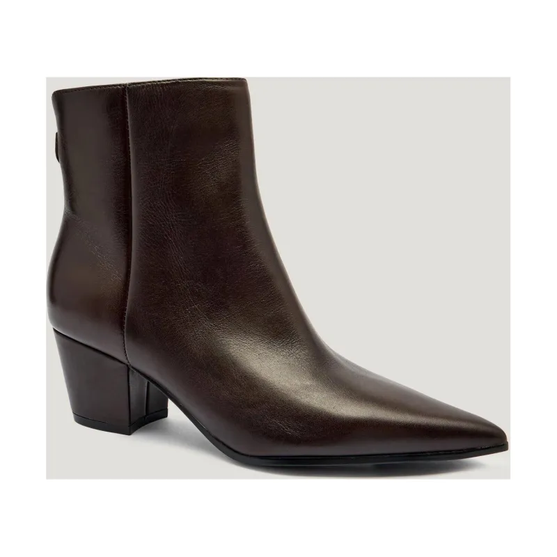 Guess Skórzane botki na słupku HALISA