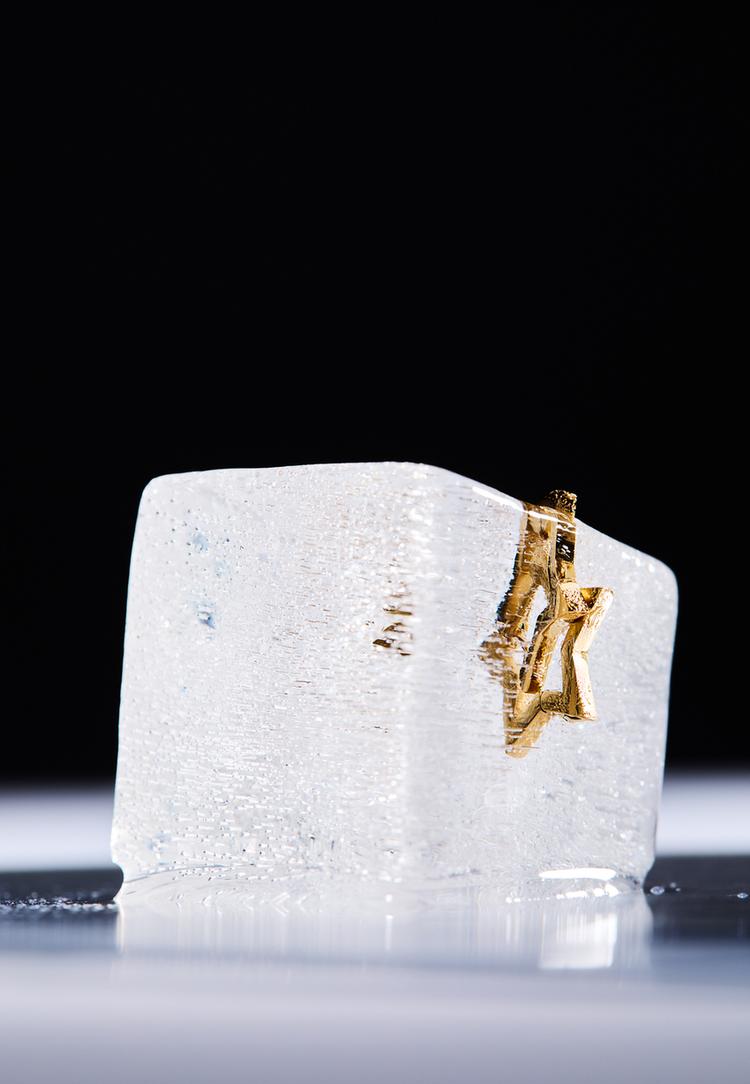 Stradivarius Zestaw 2 kolczyków kół i gwiazdek, wodoodporne Żółty OS