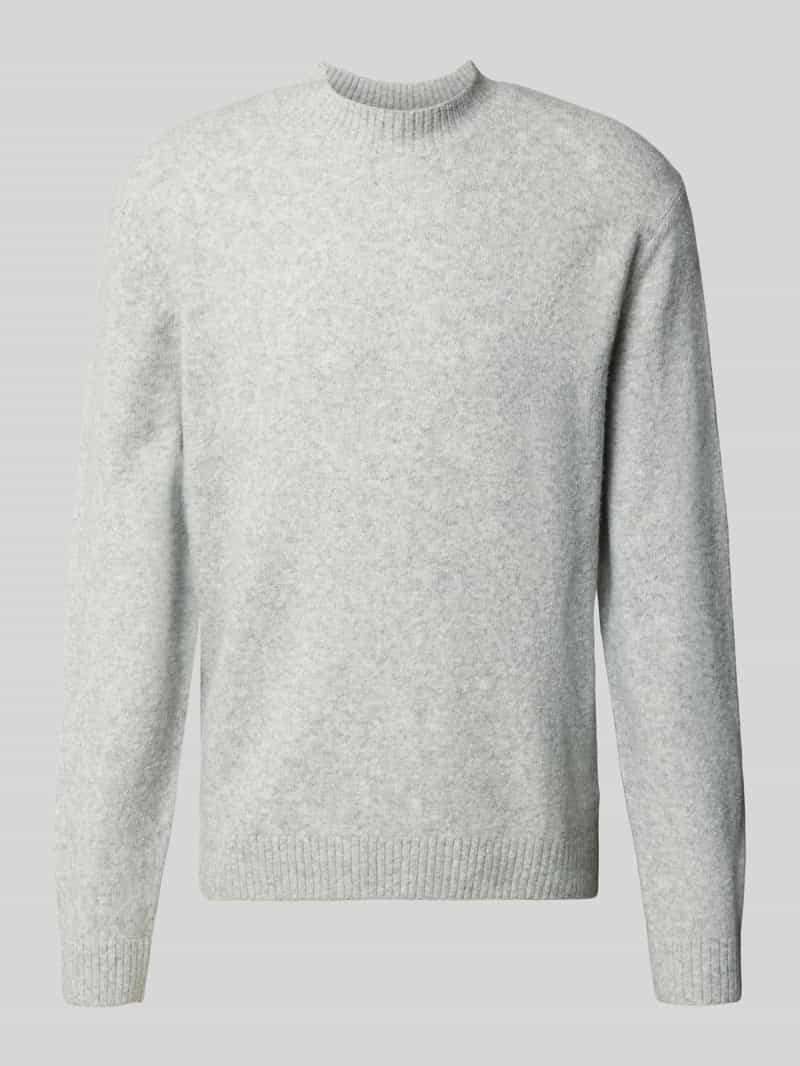 Sweter z dzianiny z prążkowanymi wykończeniami