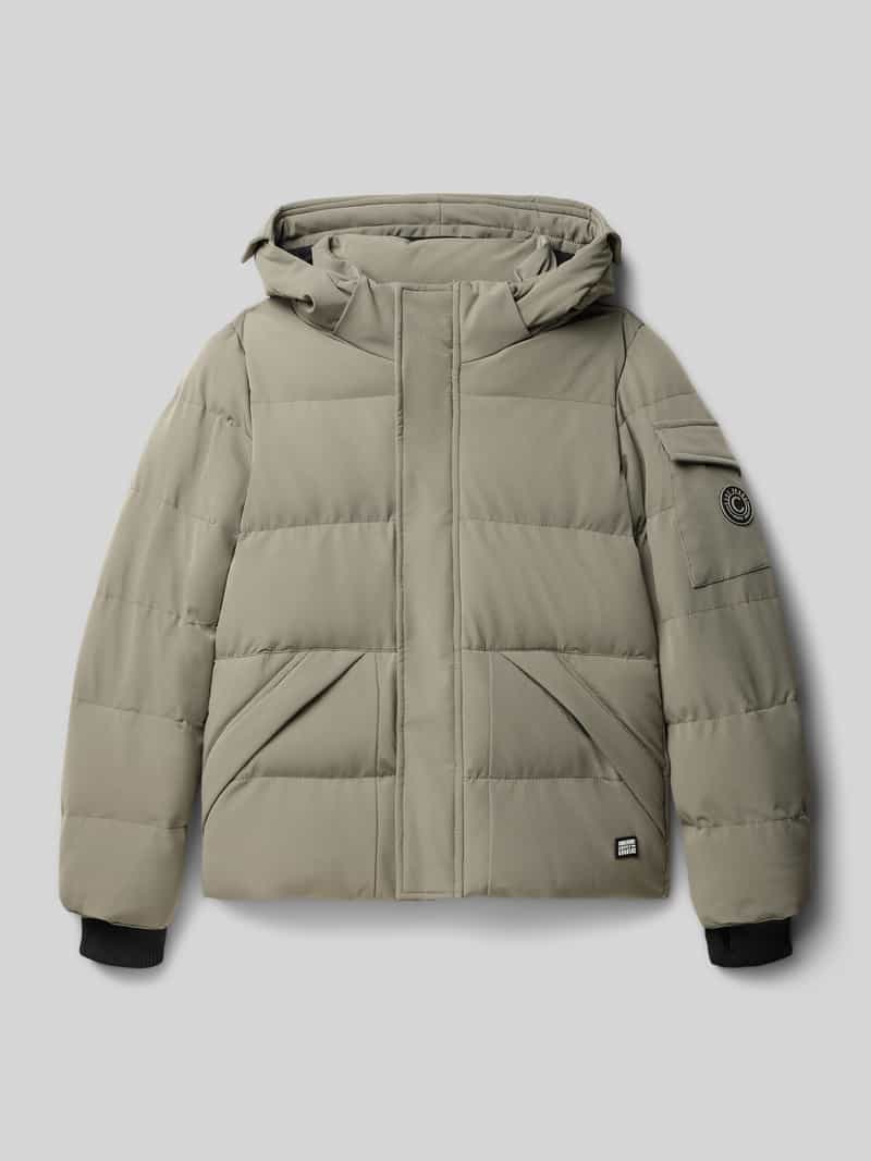 Kurtka pikowana o kroju regular fit z aplikacją z logo model ‘Camden’