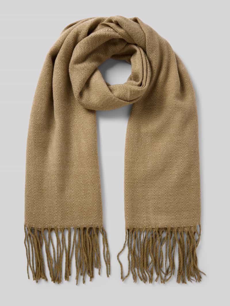 Szal z wystrzępieniami