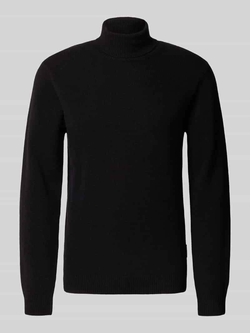 Sweter z dzianiny z golfem