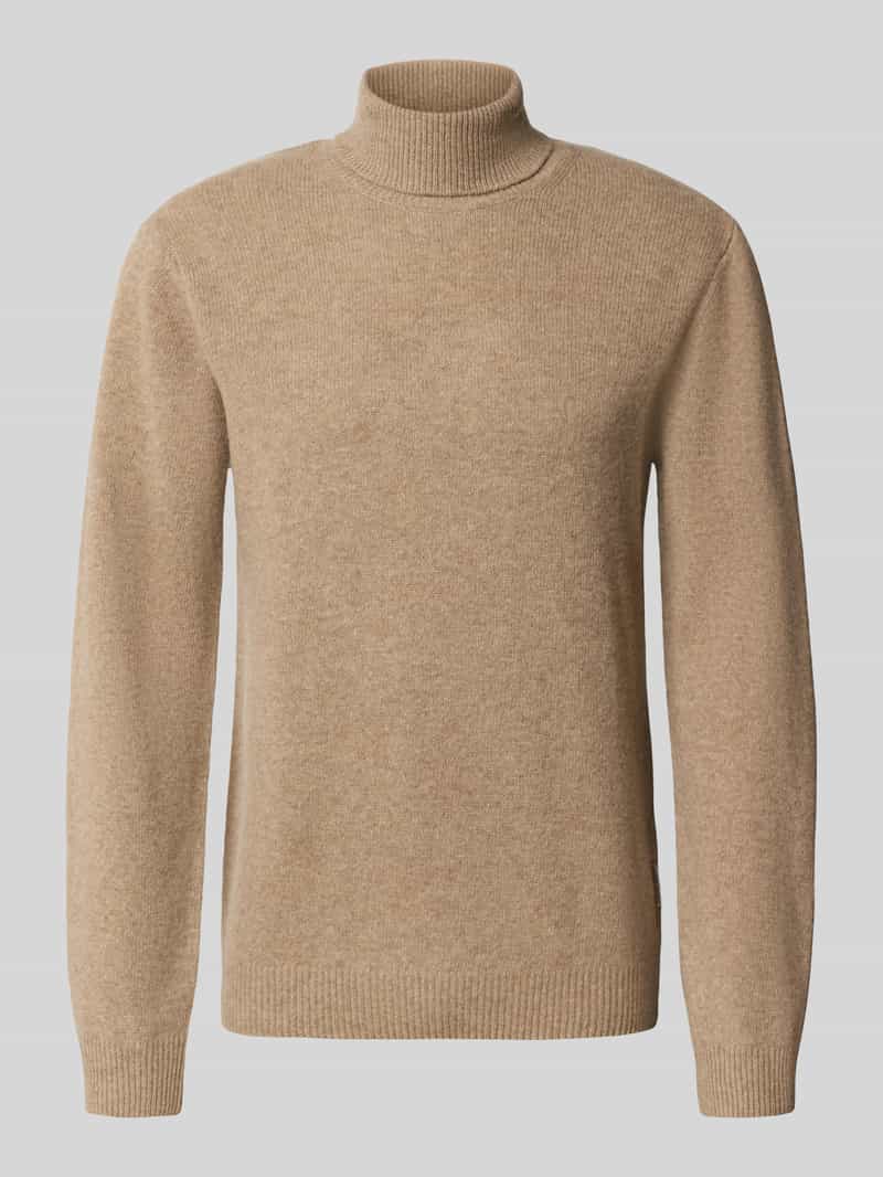 Sweter z dzianiny z golfem