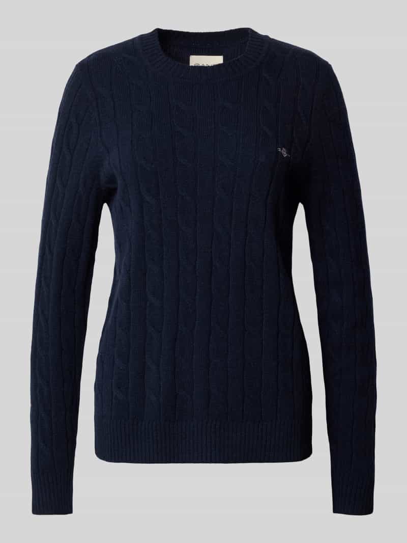 Sweter z dzianiny ze ściegiem warkoczowym i wyhaftowanym logo