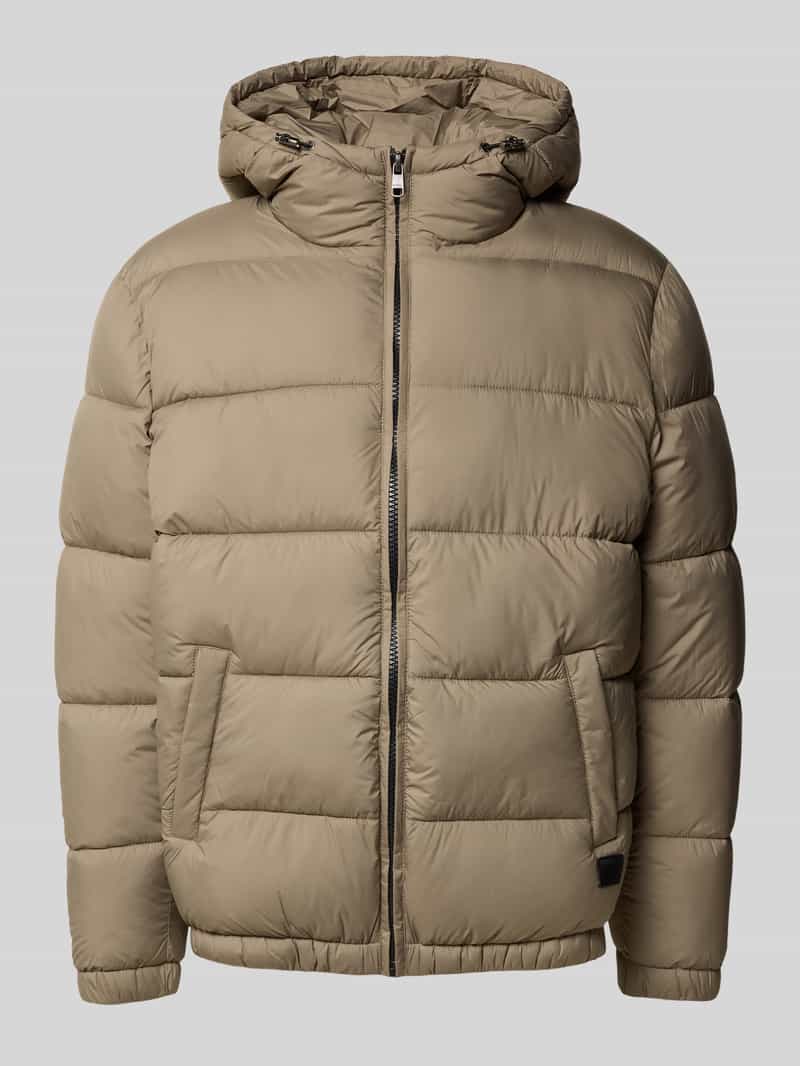 Kurtka pikowana z kapturem i wpuszczanymi kieszeniami
