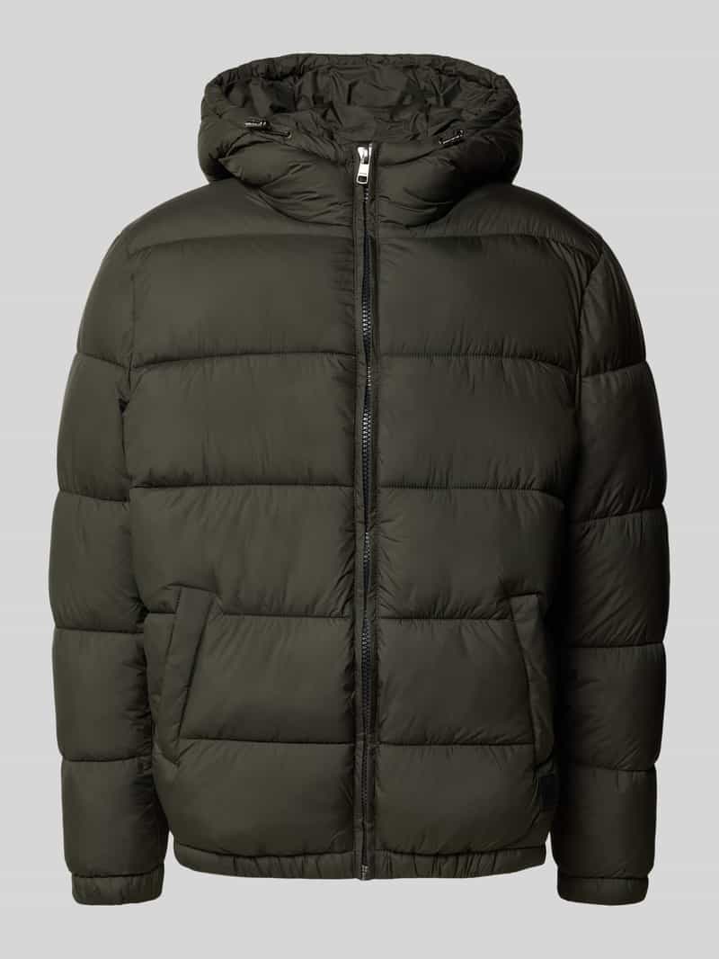 Kurtka pikowana z kapturem i wpuszczanymi kieszeniami