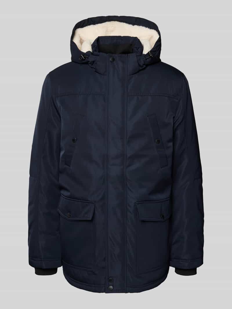 Kurtka z futerkiem i kieszeniami z patką