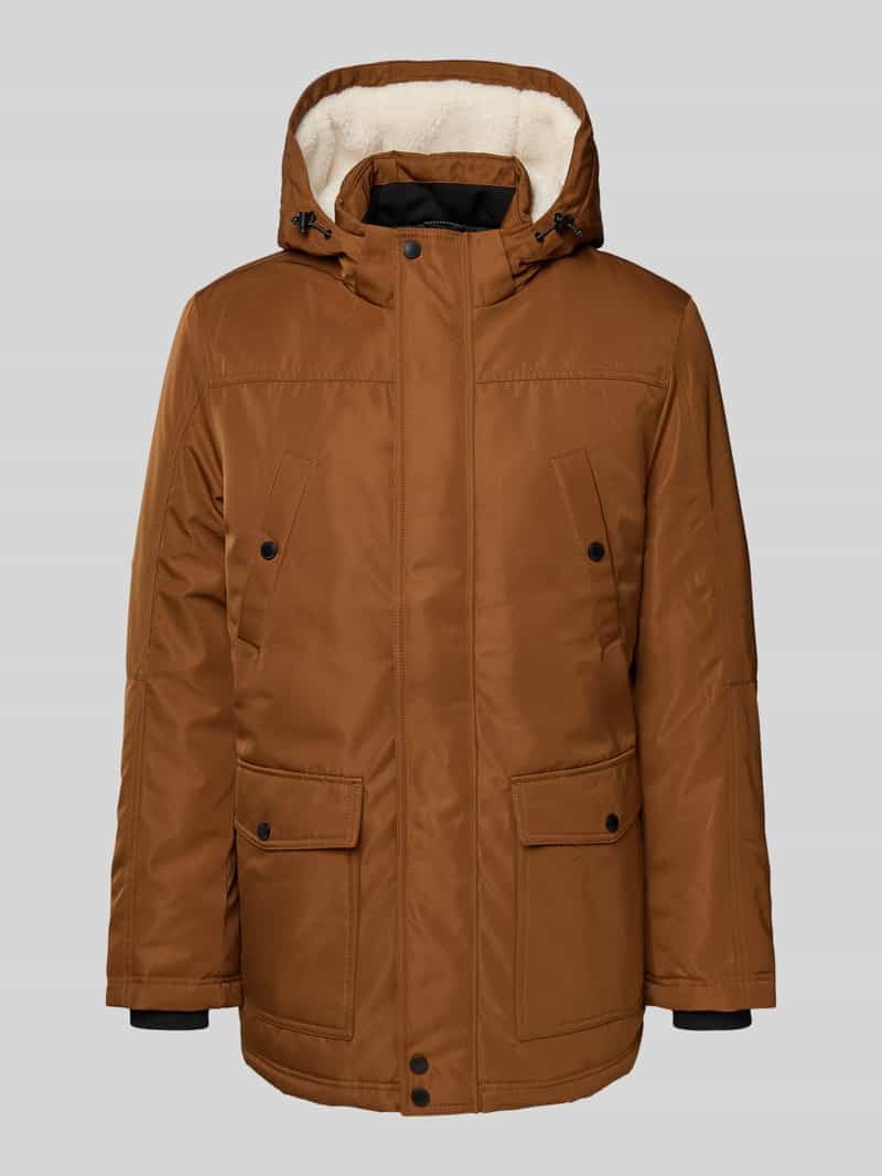 Kurtka z futerkiem i kieszeniami z patką