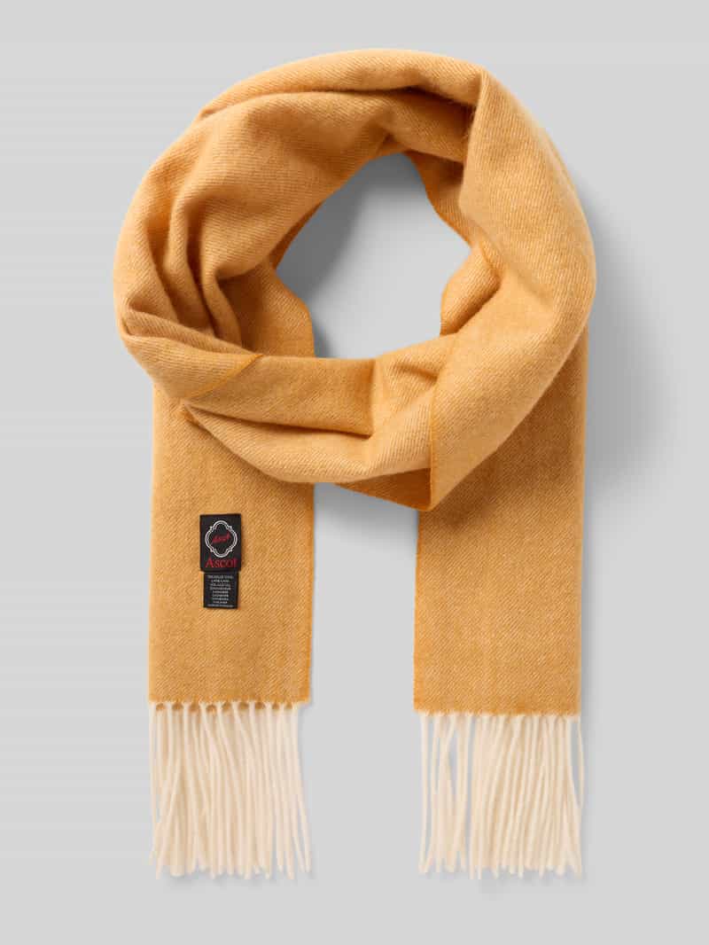 Szal z wystrzępieniami