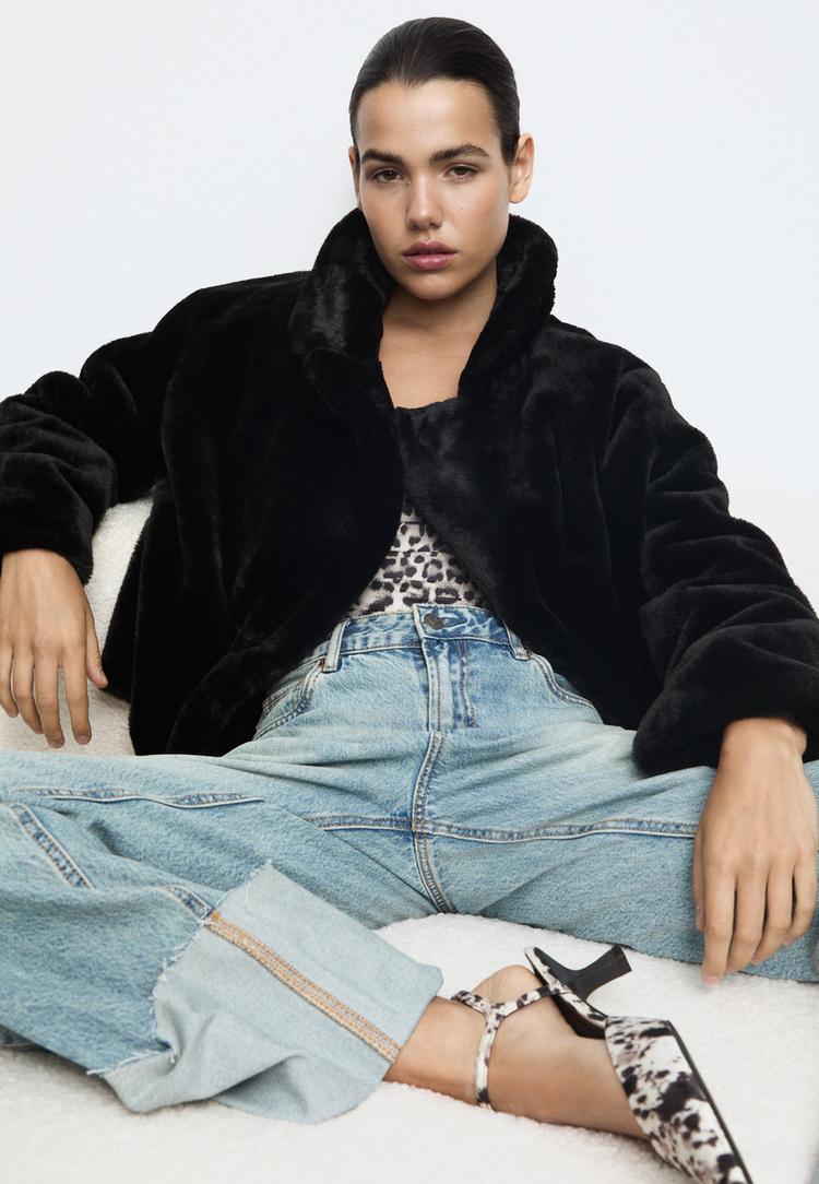 Stradivarius Kopertowa kurtka ze sztucznego futra Czarny S