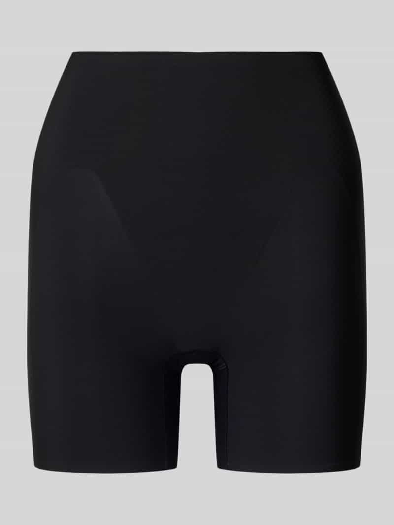 Szorty o kroju slim fit ze średnim efektem modelowania