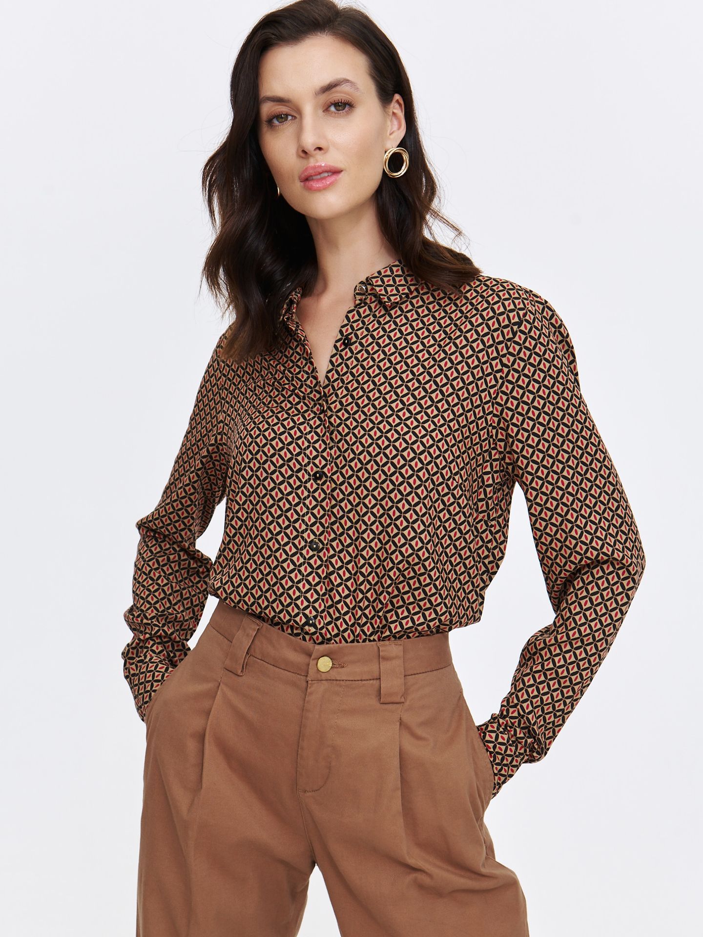 Koszula damska w retro wzór TSKW24BLK353580X00 - TOP SECRET - Odzieżowy sklep internetowy TOP SECRET