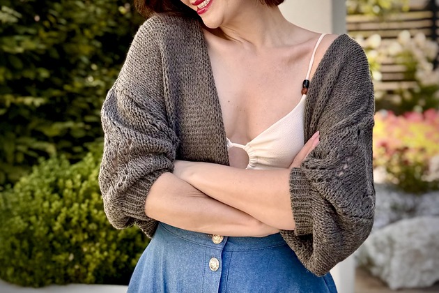 Bolerko z bufiastymi rękawami,