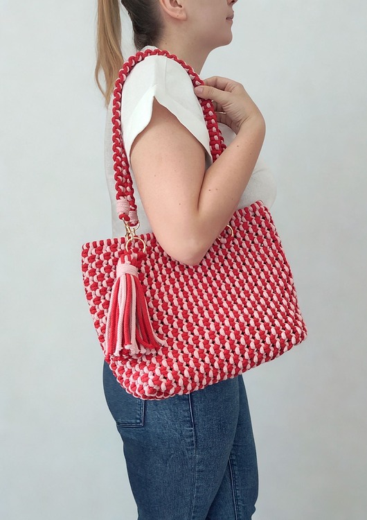 Makramowa torba shopper w czerwieni i różu