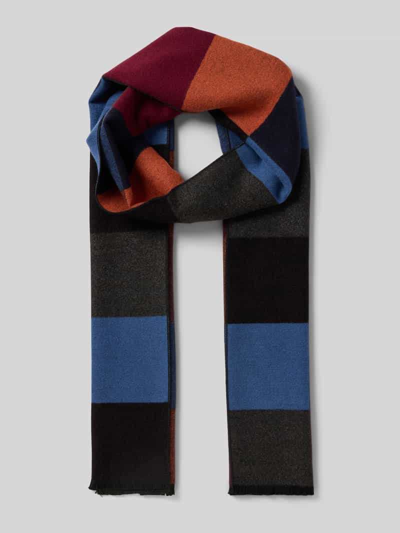 Szal z wystrzępieniami