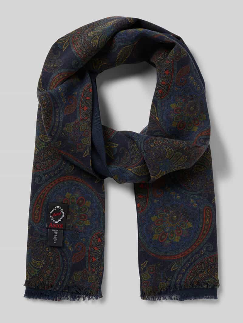 Szal z wystrzępieniami