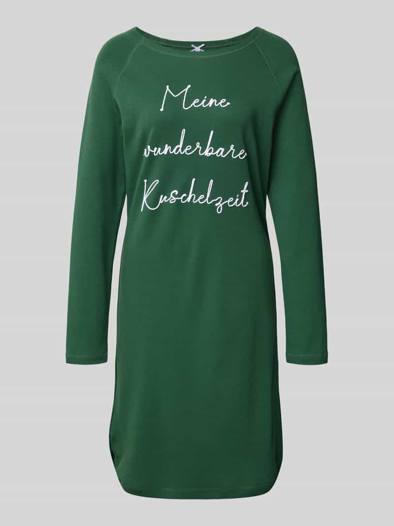 Koszula nocna o kroju regular fit z wyhaftowanym napisem model ‘Kuschelig’