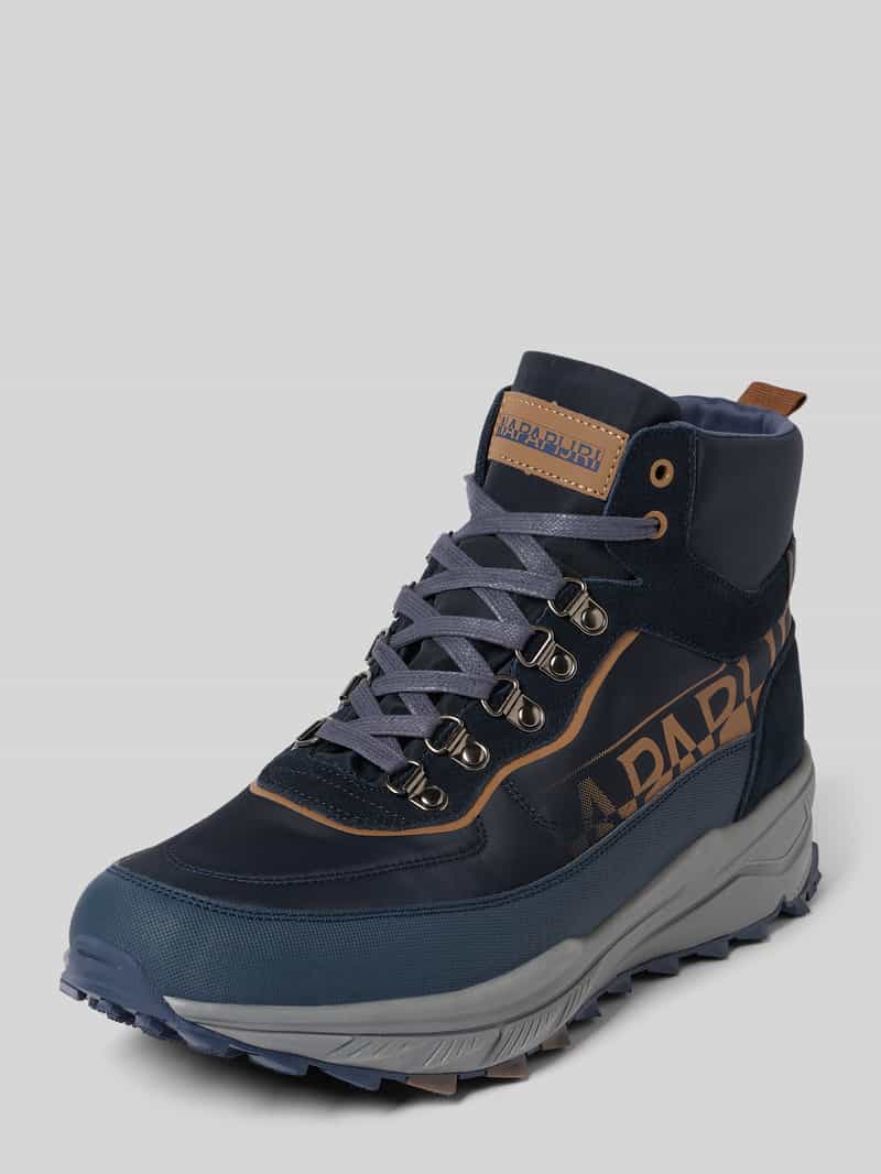 Buty sznurowane z wyprofilowaną podeszwą model ‘VORTEC’