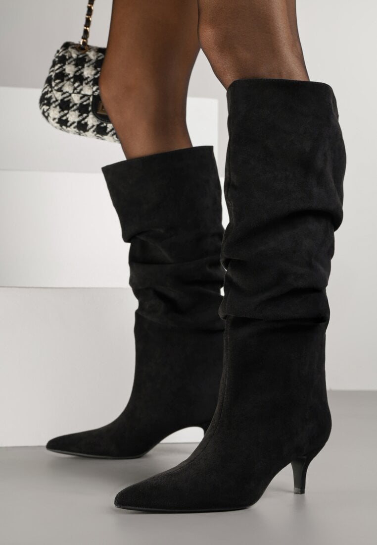 Czarne Marszczone Kozaki na Obcasie Typu Kaczuszka Alevitte