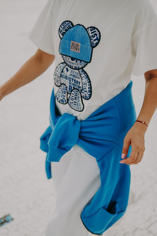 T-shirt oversize Blue Teddy dla mamy cream