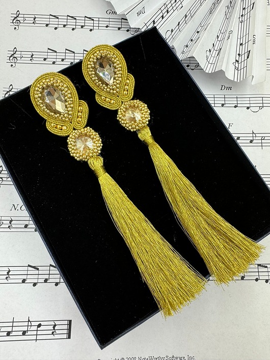 Złote kolczyki sutasz z chwostami