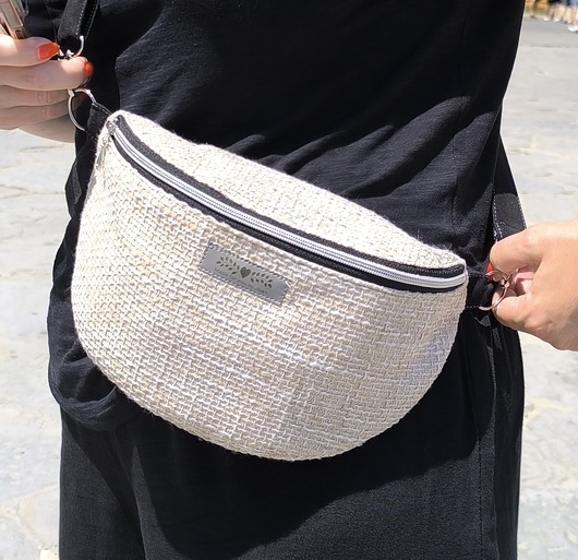 Beżowa nerka pleciony materiał boho na ramię jasna