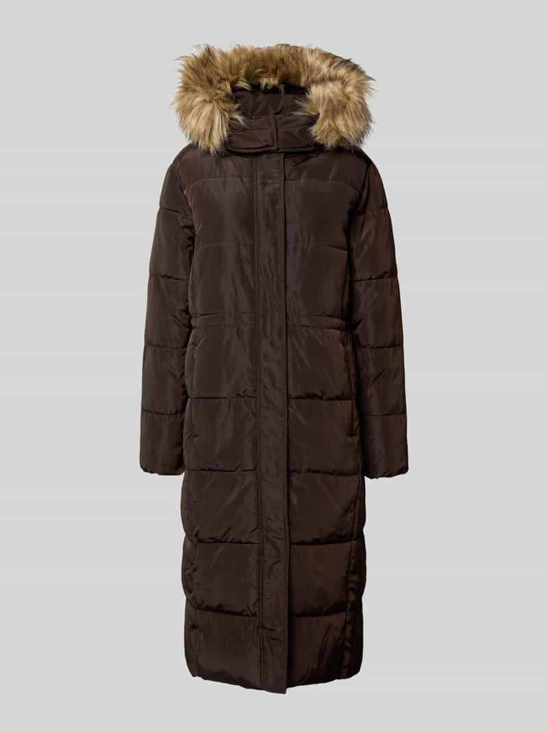 Płaszcz pikowany z kieszeniami zapinanymi na zamek błyskawiczny