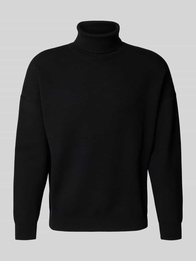 Sweter z dzianiny z golfem