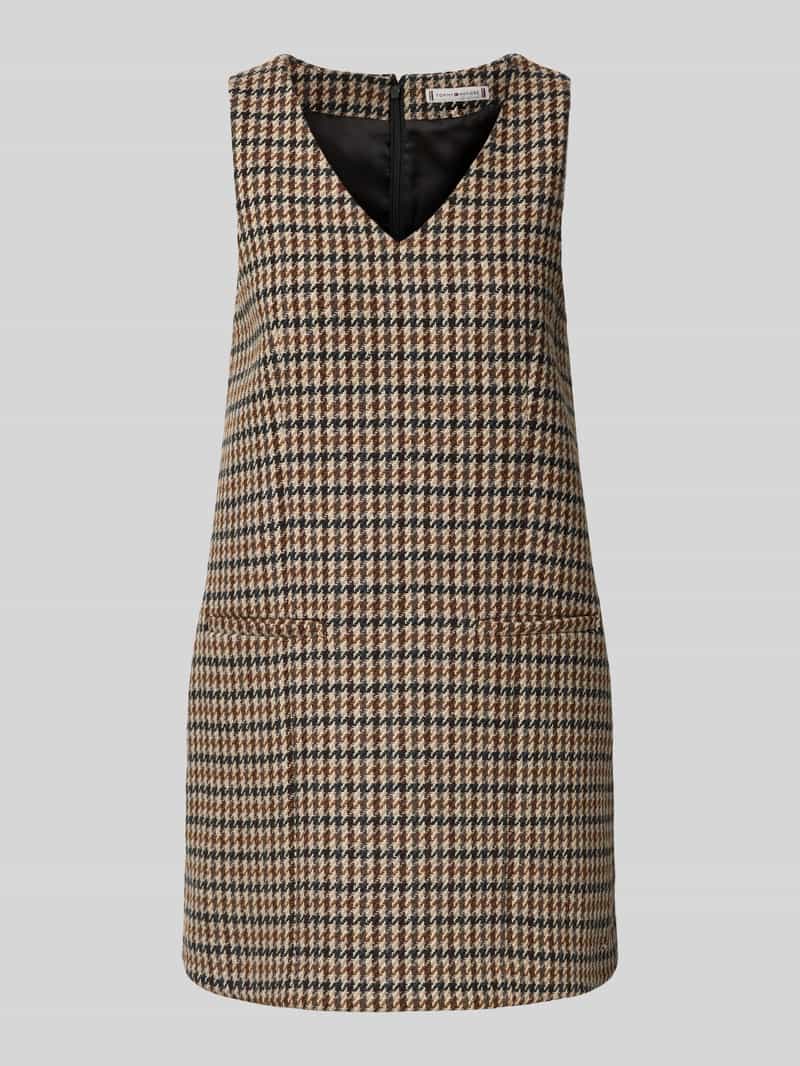 Sukienka casualowa o dopasowanym kroju z czystej wełny