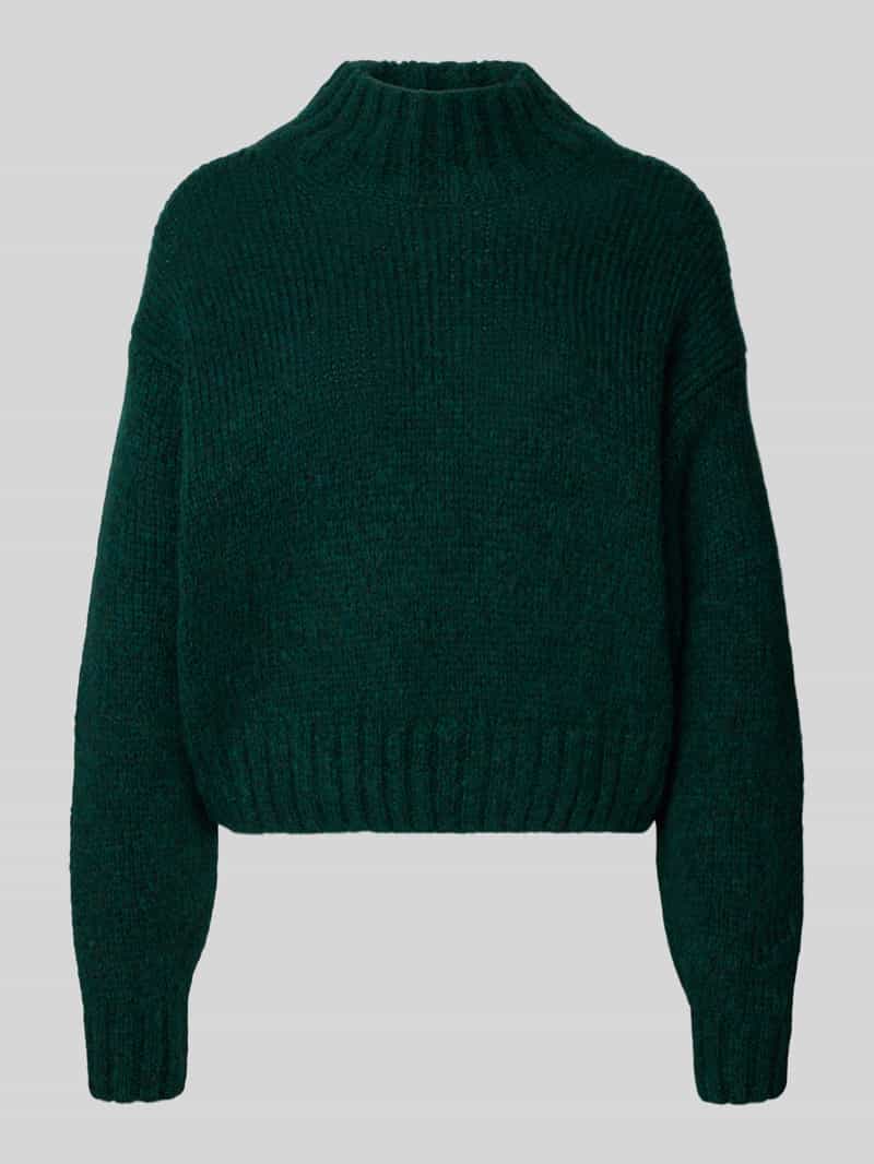 Sweter z dzianiny ze stójką i obniżonymi ramionami