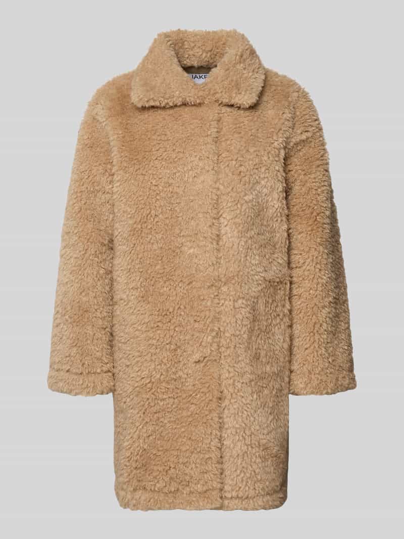 Płaszcz ze sztucznego futra z wykładanym kołnierzem