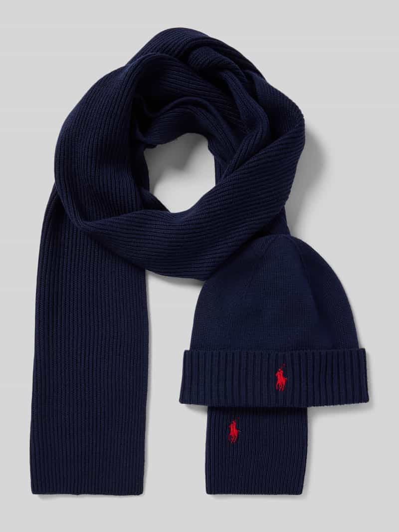 Szal i czapka z wełny w zestawie