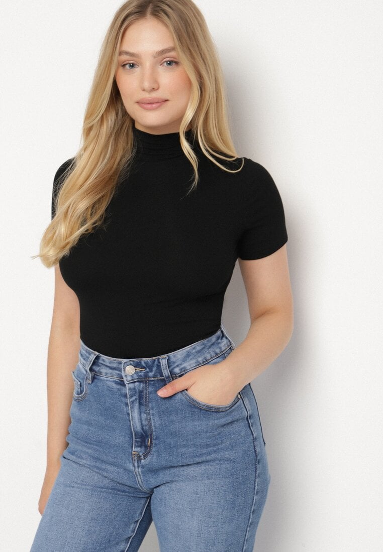 Czarny Dopasowany T-shirt z Wiskozy z Golfem Isovera