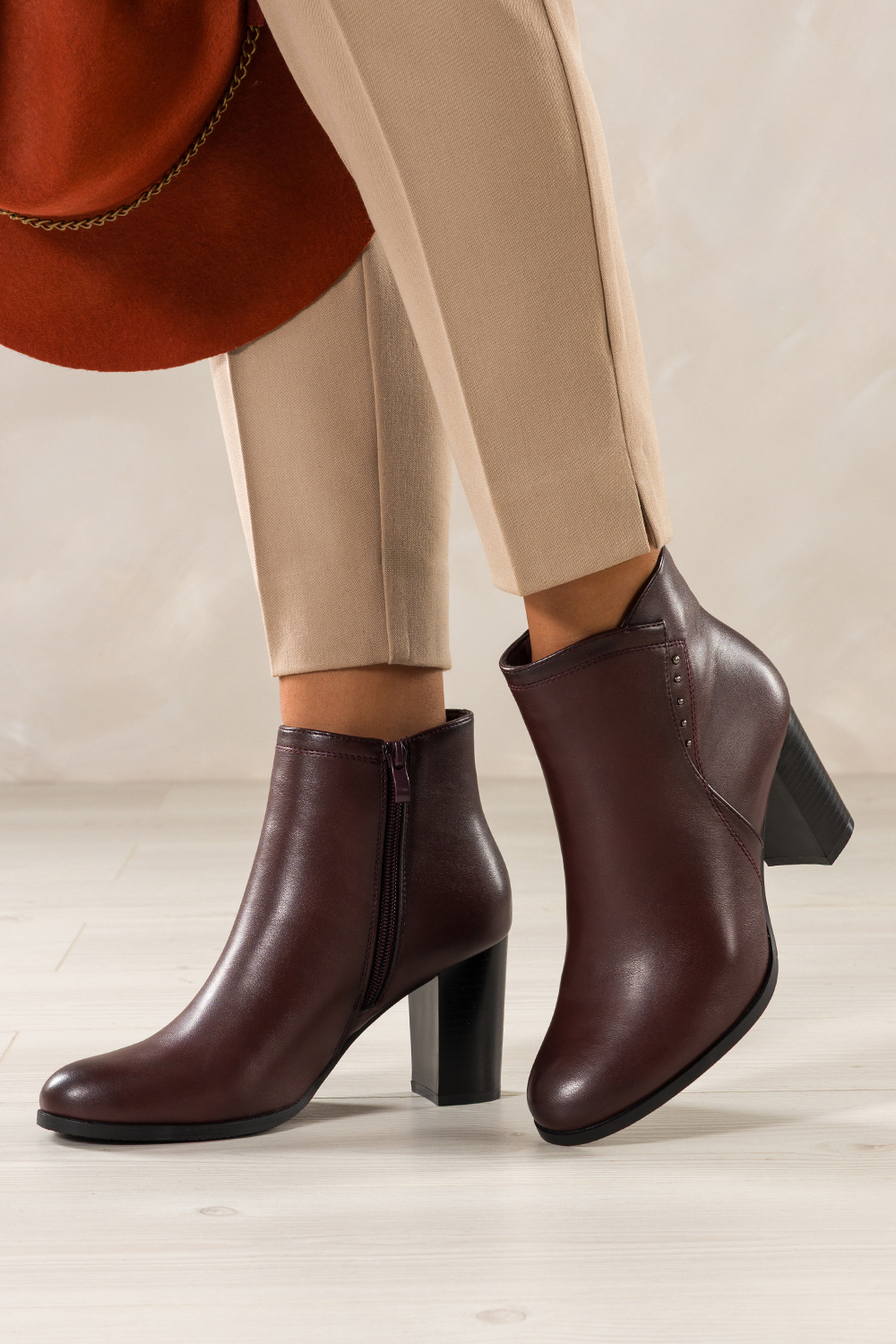 Bordowe botki damskie Sergio Leone obcas słupek na cholewce nity YG74984