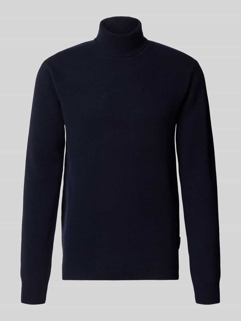 Sweter z dzianiny z golfem