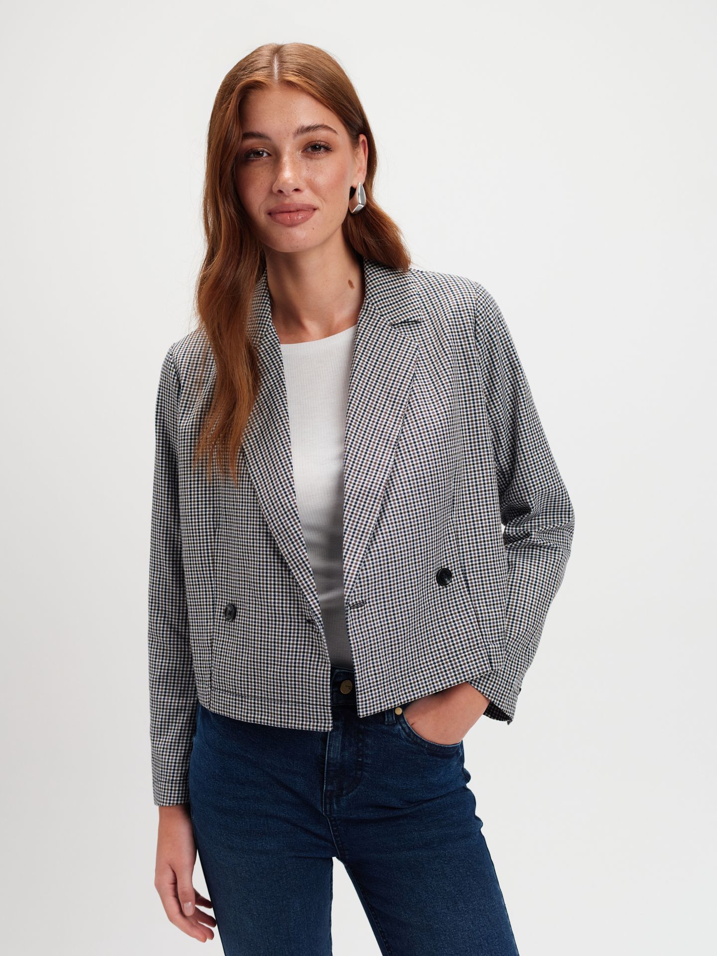 Krótki żakiet w kratę