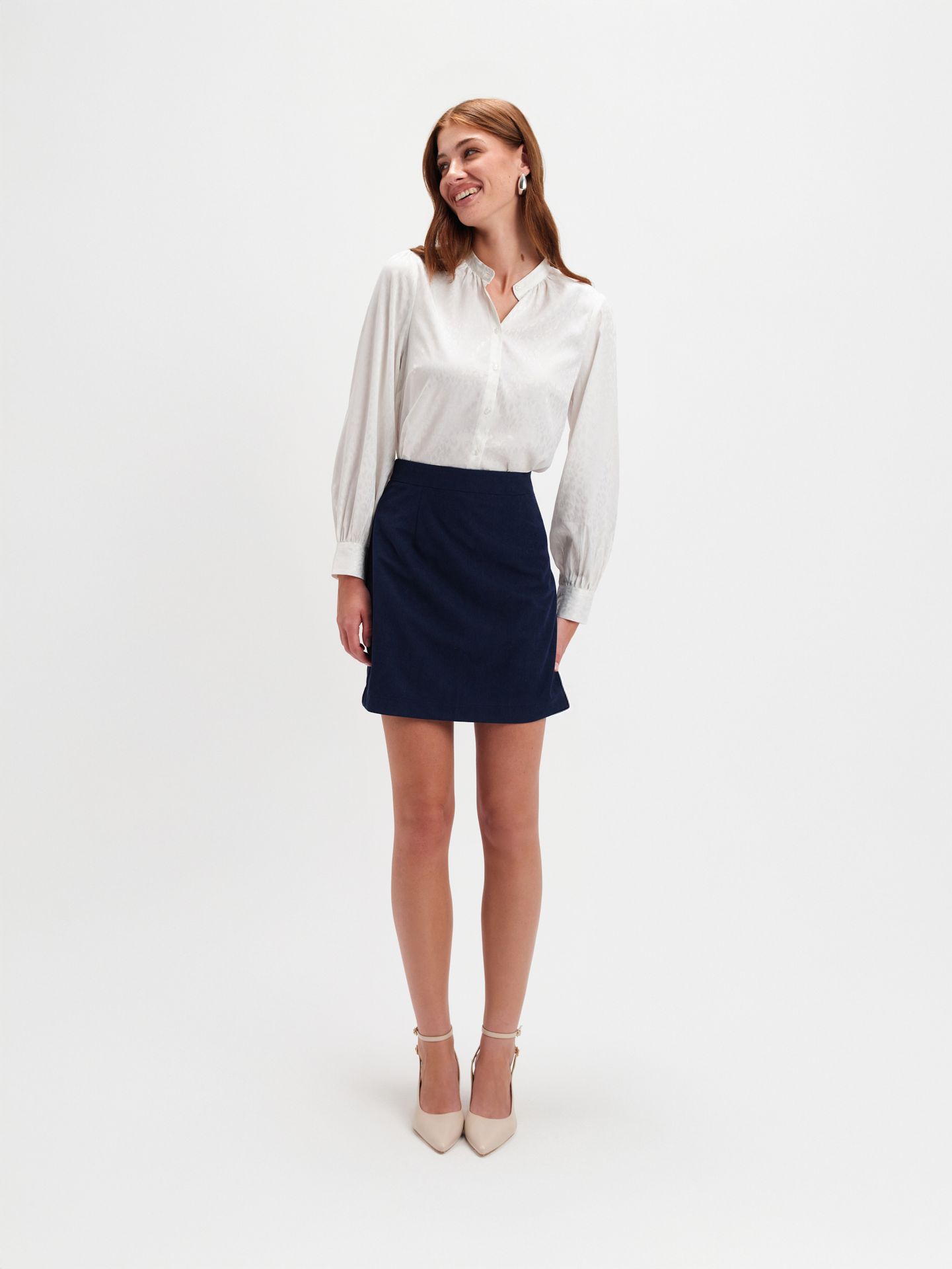 Granatowa mini spódniczka