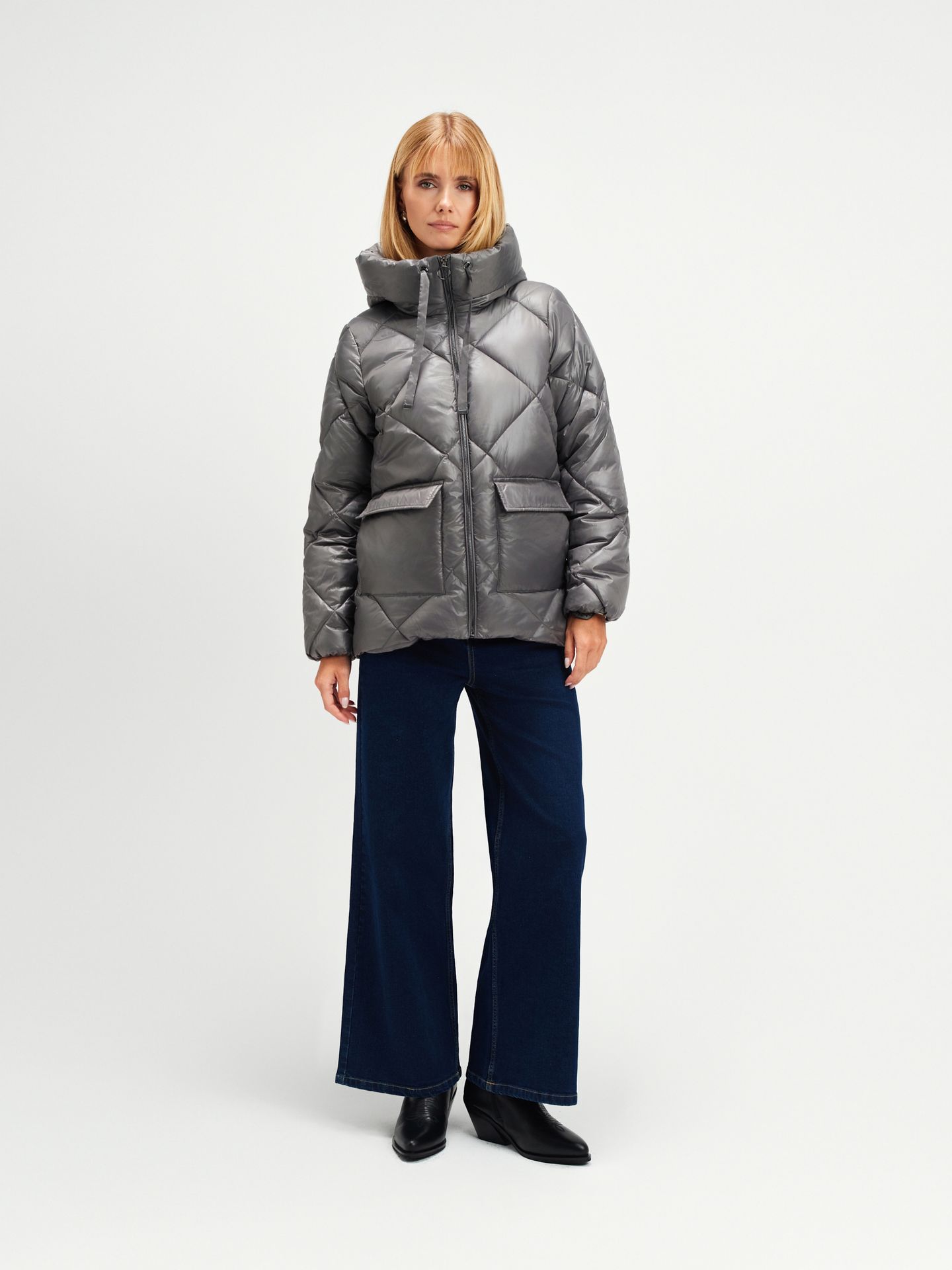 Pikowana szara kurtka