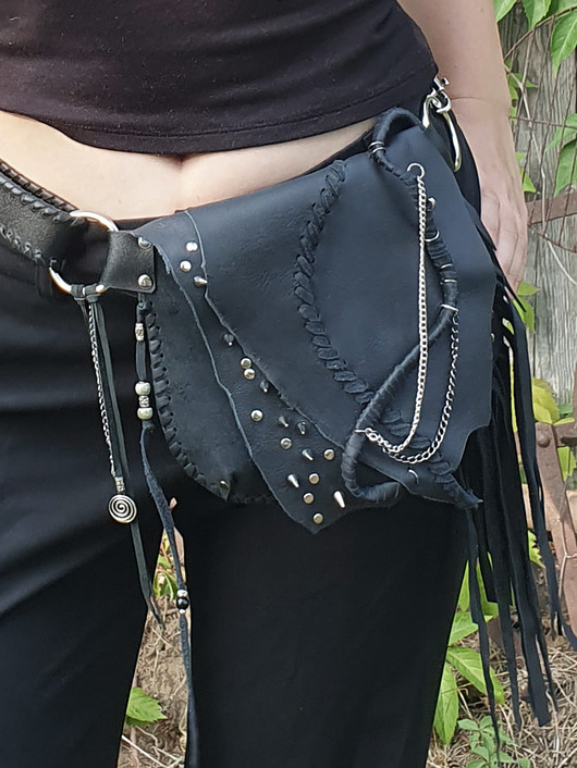 Skórzana nerka lub torebka na ramię, gothic