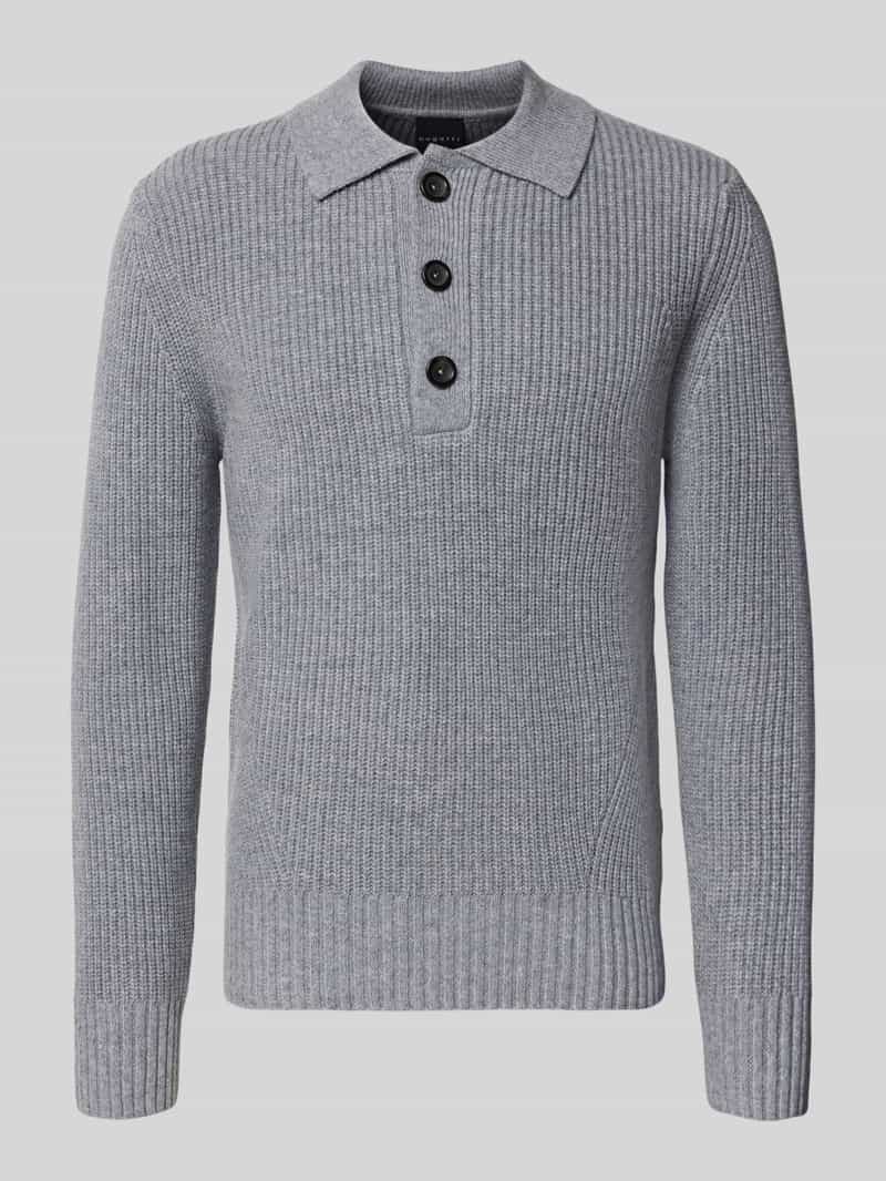 Sweter z dzianiny z wykładanym kołnierzem i listwą guzikową