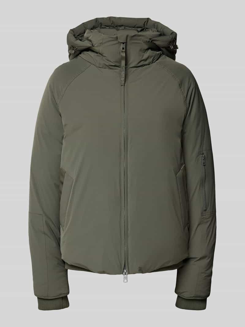 Kurtka puchowa z zamkiem błyskawicznym dwustronnym i wodoodpornością na poziomie 5000 mm słupa wody