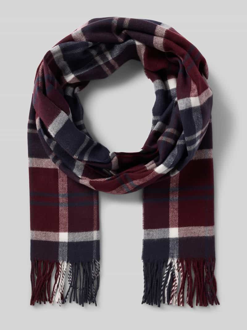 Szal z wystrzępieniami