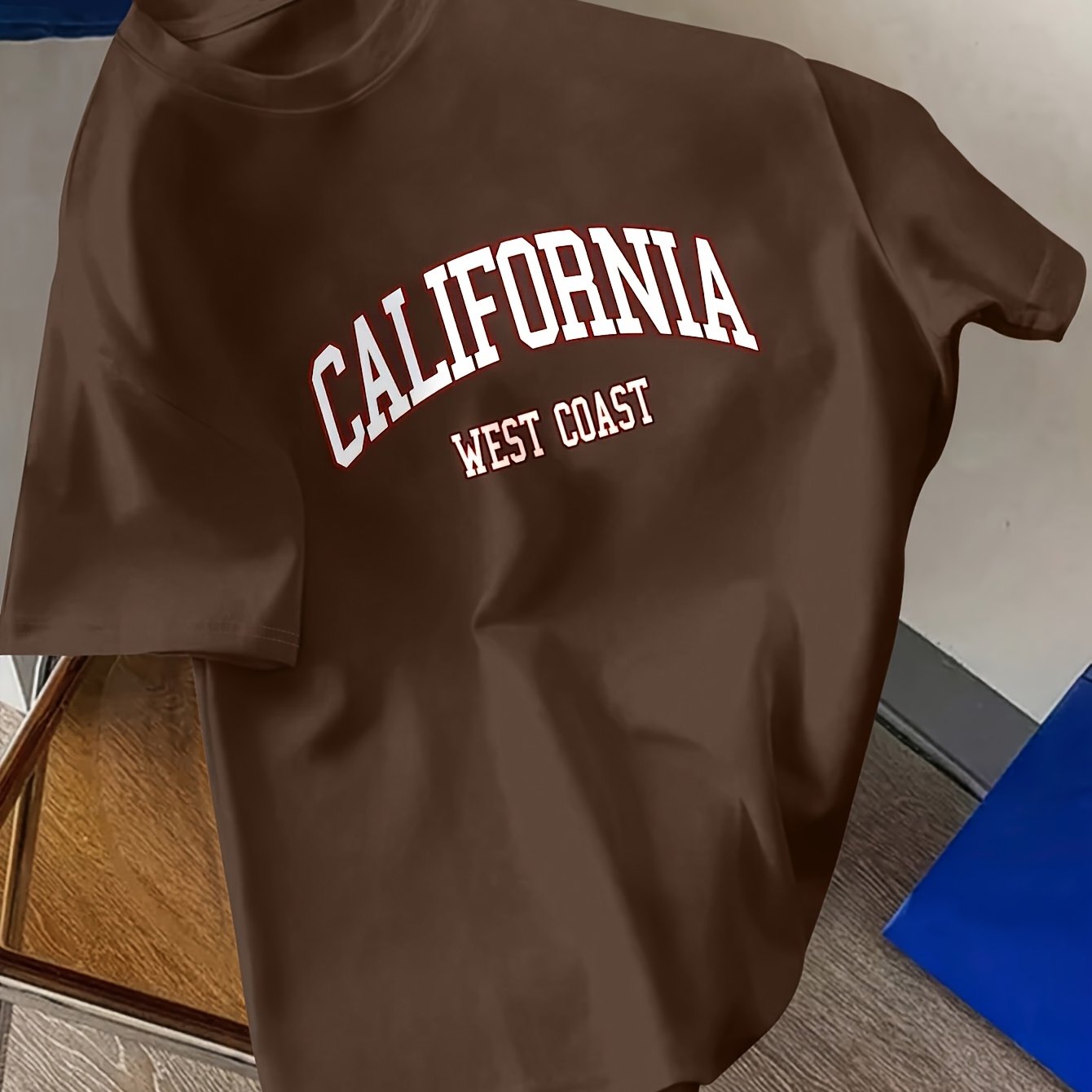 TEMU Koszulka Męska z Grafiką Zachodniego Wybrzeża Kalifornii Krótki Rękaw - Brązowa z Czerwonym Napisem, Oddychająca i Regularna na do Aktywności na