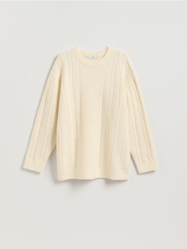 Reserved - Sweter oversize z warkoczowym splotem - kremowy