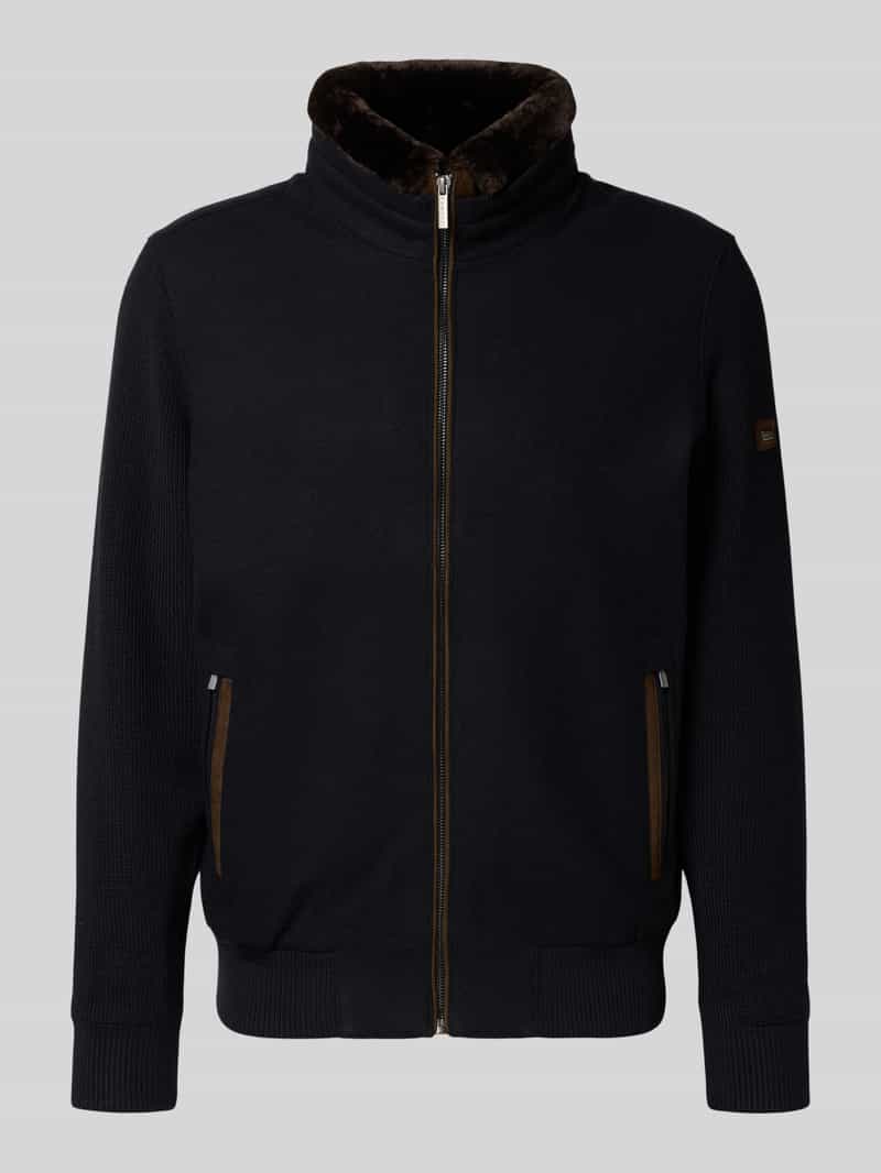 Kardigan z kołnierzem z futra i zamkiem błyskawicznym