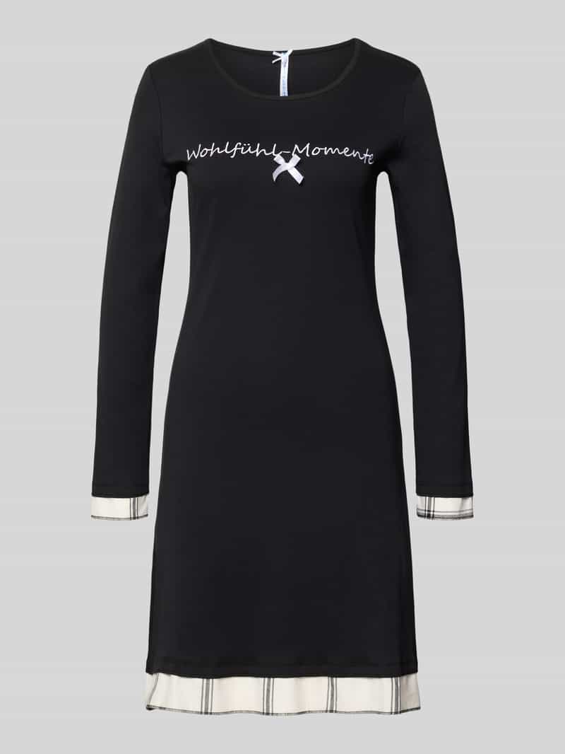 Koszula nocna z wyhaftowanym napisem model ‘Wohlfühl-Moment’