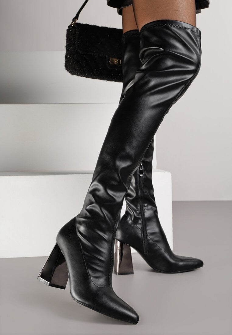 Czarne Dopasowane Kozaki Vices na Geometrycznym Metalicznym Słupku z Noskiem w Szpic Nettania