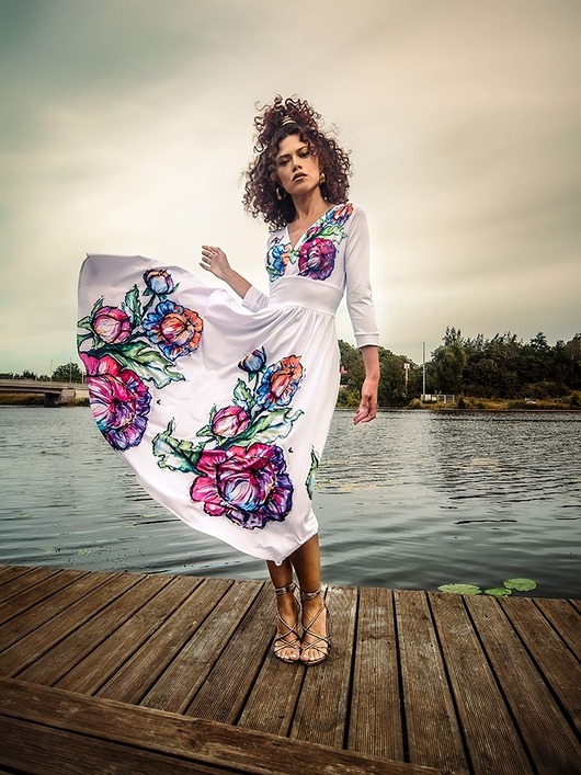 Kwiatola - Suknia w kwiaty