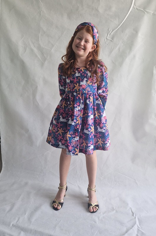 Sukienka w jednorożce na guziki